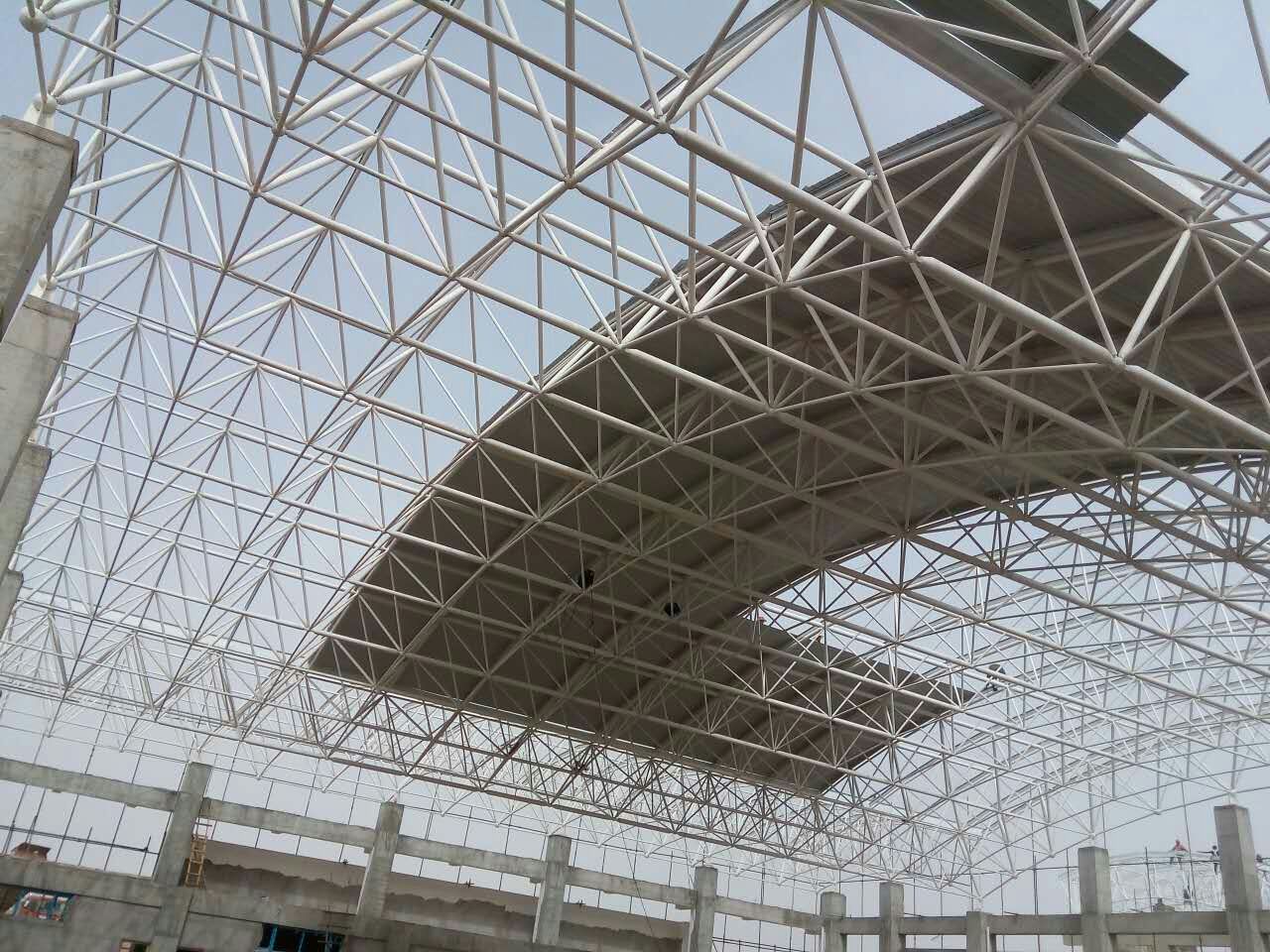 南康青岛一汽网架
